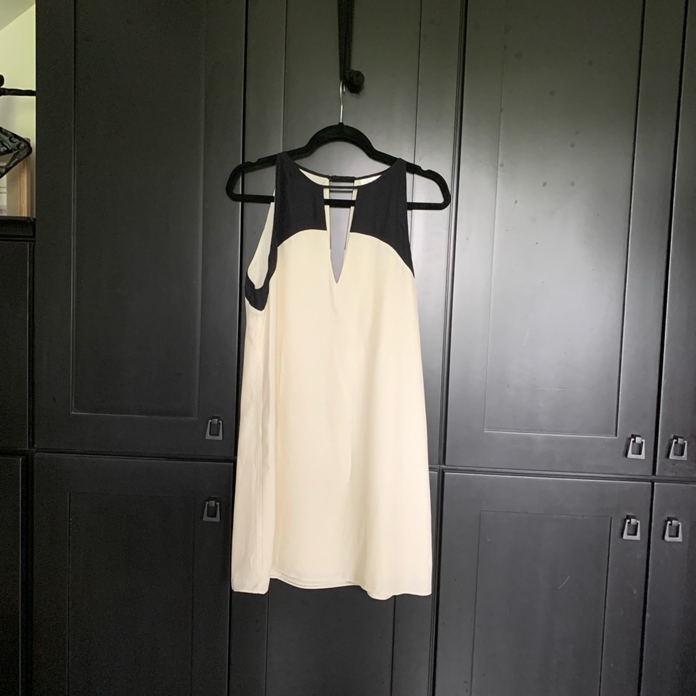 Chic Black and Cream Sleeveless Silk Dress L